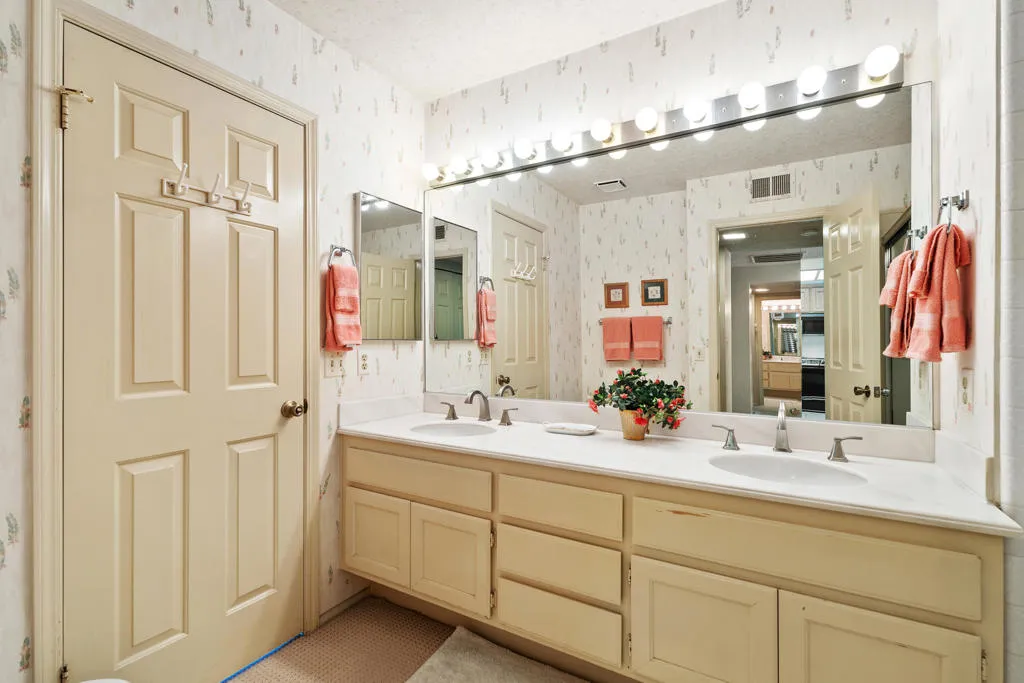 265 Calle Del Verano, Palm Desert, California 92260 home-pic-18