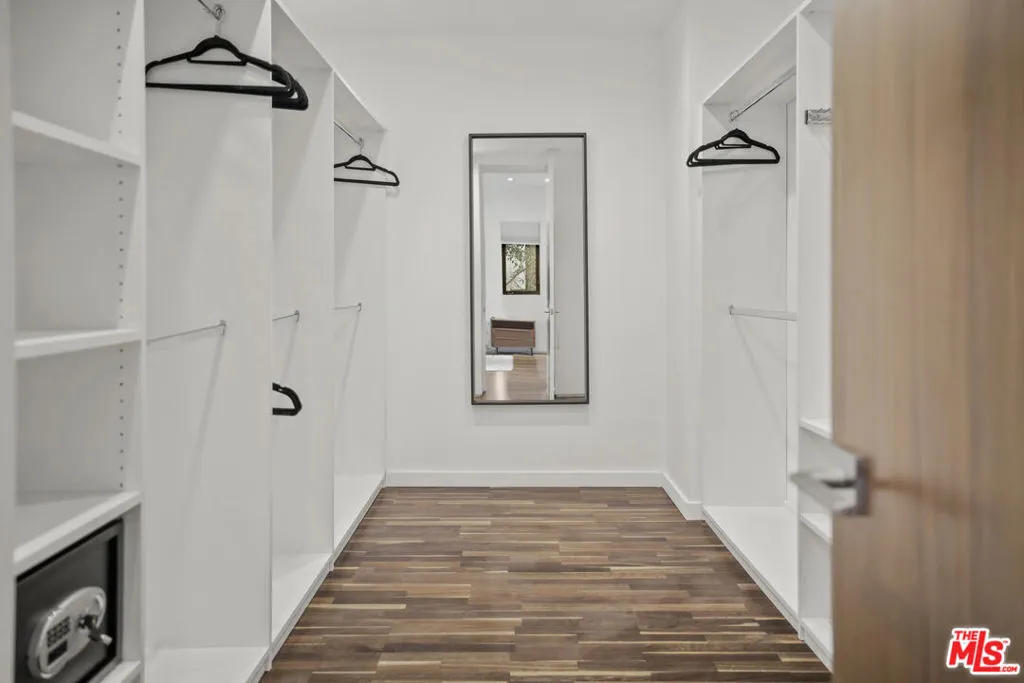 926 N Crescent Heights Boulevard, Los Angeles, California 90046 home-pic-25