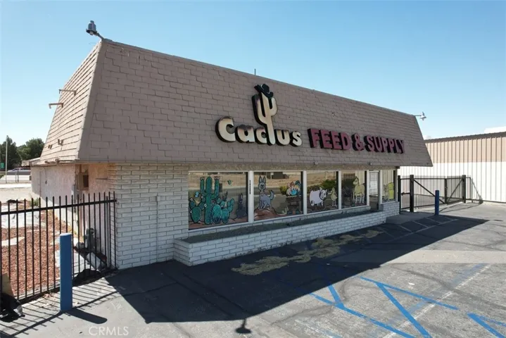 14268 Valley Center Drive A&b, Victorville, California 92395