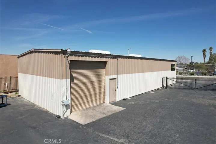 14268 Valley Center Drive A&b, Victorville, California 92395