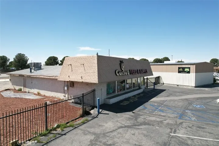 14268 Valley Center Drive A&b, Victorville, California 92395