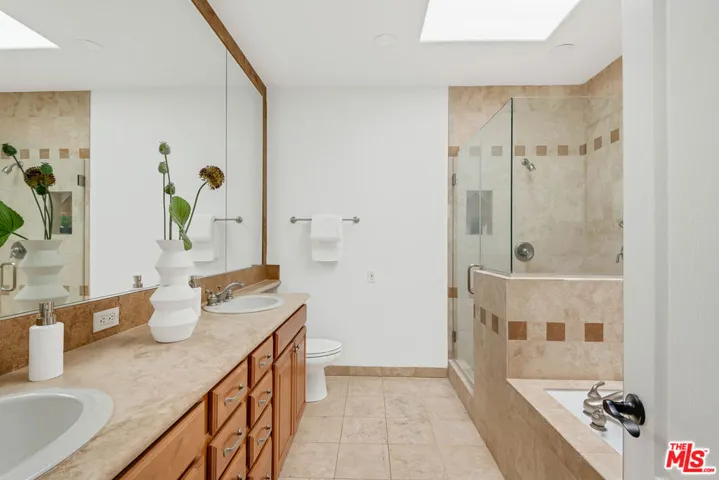 2005 Carnegie Lane A, Redondo Beach, California 90278