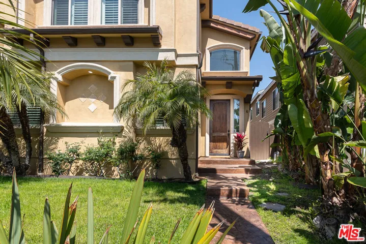 2005 Carnegie Lane A, Redondo Beach, California 90278
