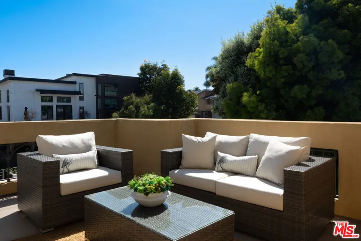 2005 Carnegie Lane A, Redondo Beach, California 90278
