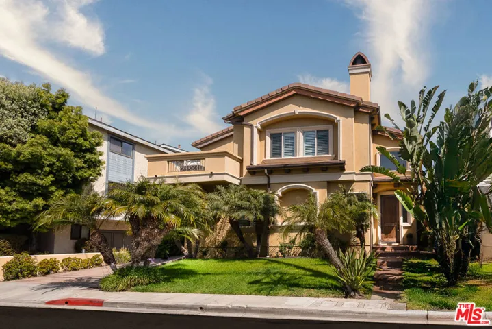 2005 Carnegie Lane A, Redondo Beach, California 90278