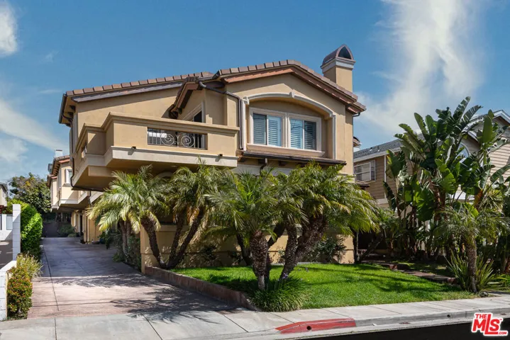 2005 Carnegie Lane A, Redondo Beach, California 90278