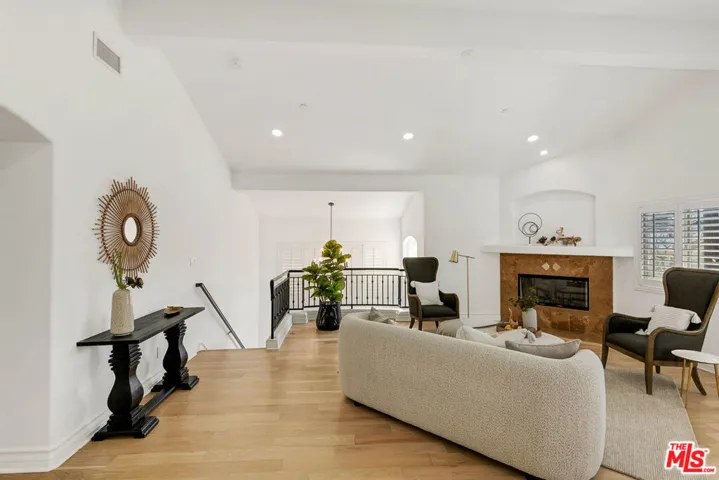 2005 Carnegie Lane A, Redondo Beach, California 90278