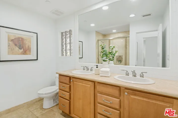 2005 Carnegie Lane A, Redondo Beach, California 90278