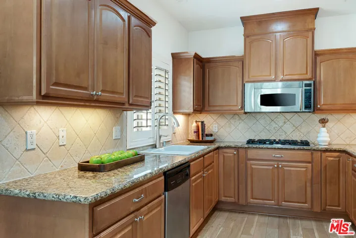2005 Carnegie Lane A, Redondo Beach, California 90278