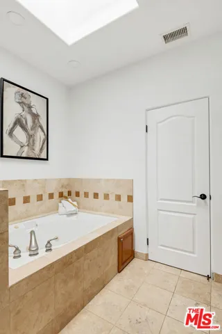 2005 Carnegie Lane A, Redondo Beach, California 90278