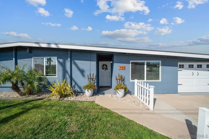 744 Oneonta Avenue, Imperial Beach, California 91932
