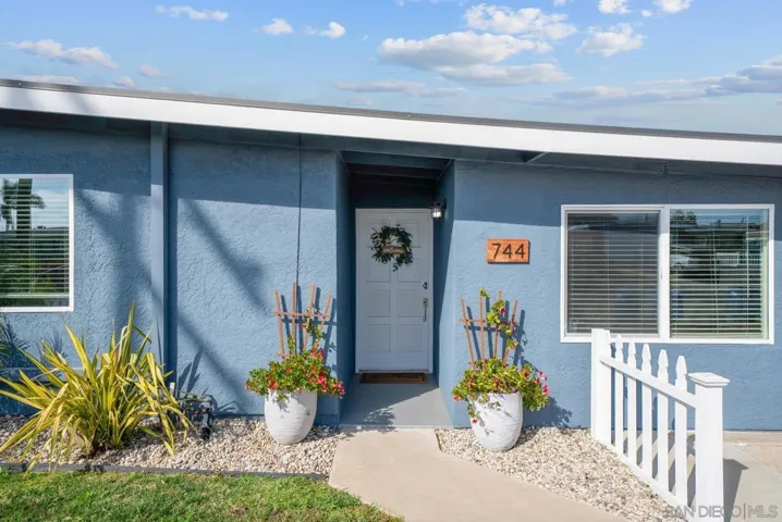 744 Oneonta Avenue, Imperial Beach, California 91932