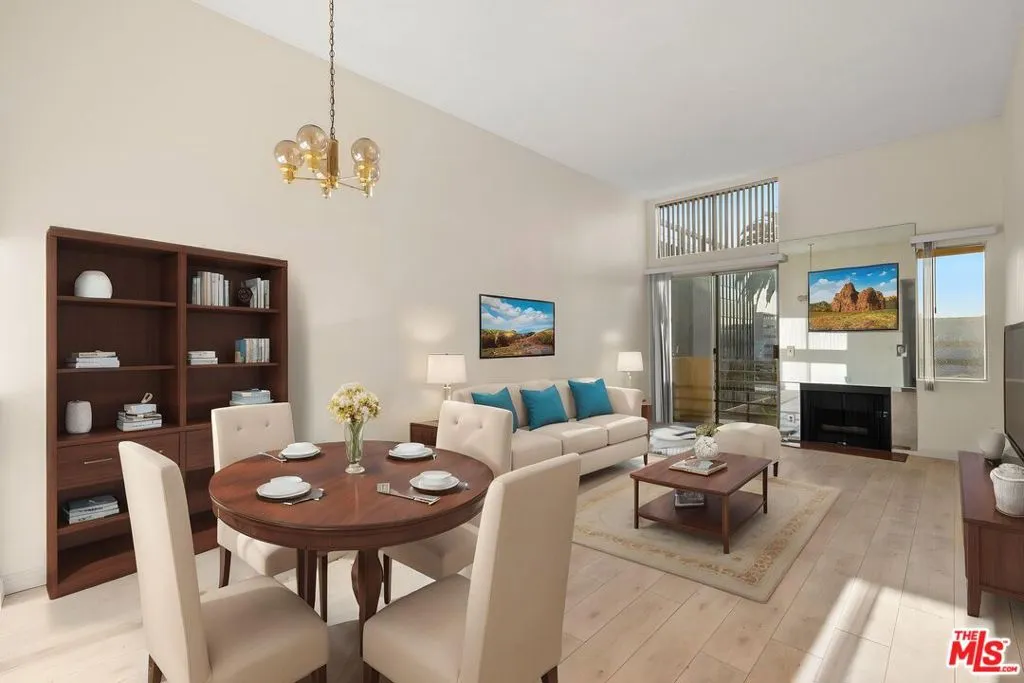 112 N Hamilton Drive 305, Beverly Hills, California 90211 home-pic-1