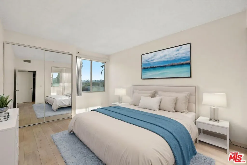 112 N Hamilton Drive 305, Beverly Hills, California 90211 home-pic-14