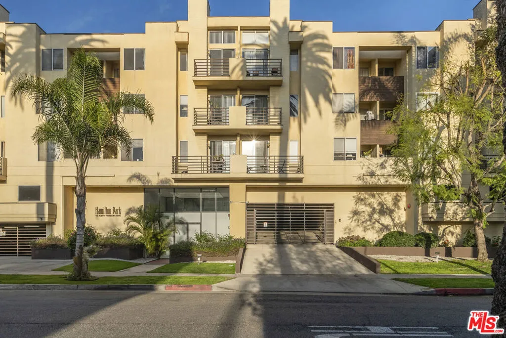 112 N Hamilton Drive 305, Beverly Hills, California 90211 home-pic-0