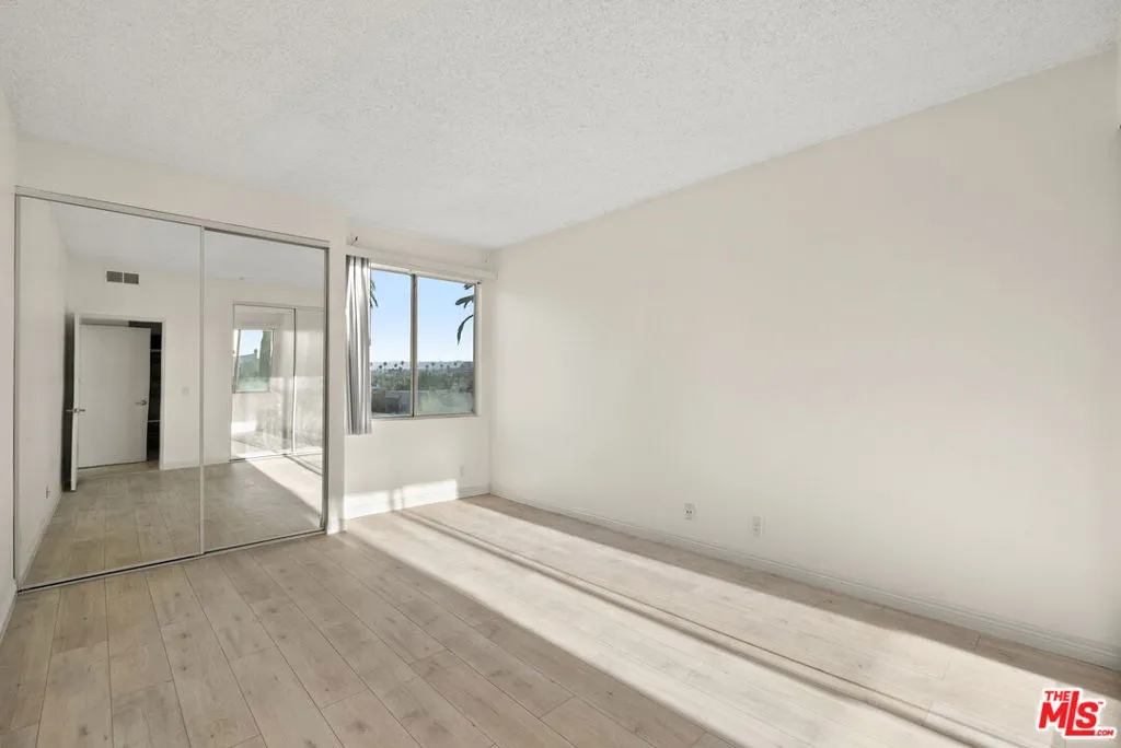 112 N Hamilton Drive 305, Beverly Hills, California 90211 home-pic-15