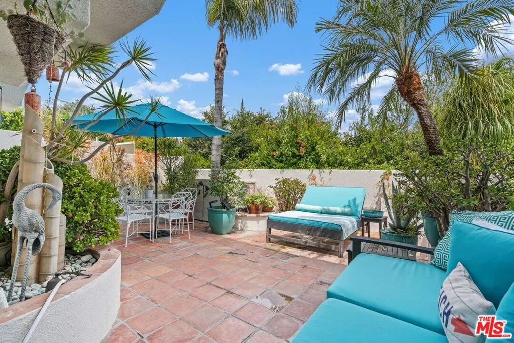 6435 Zumirez Drive 10, Malibu, California 90265 home-pic-6