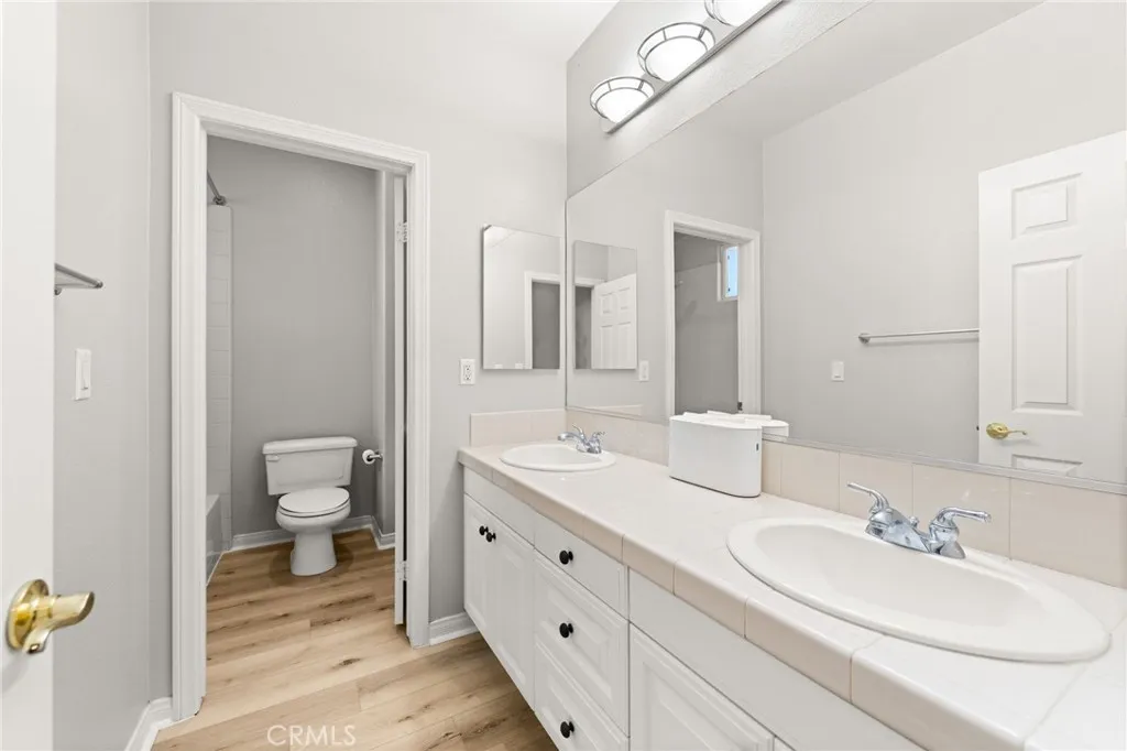 16219 Skyridge Drive, Riverside, California 92503 home-pic-33