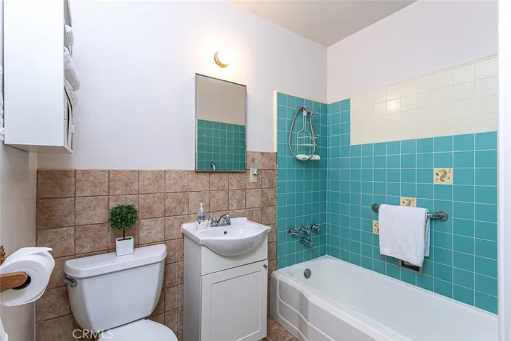 Full bathroom