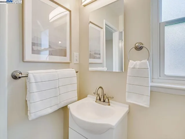 3037 Greenview Dr, Castro Valley, California 94546