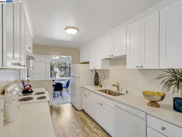3037 Greenview Dr, Castro Valley, California 94546