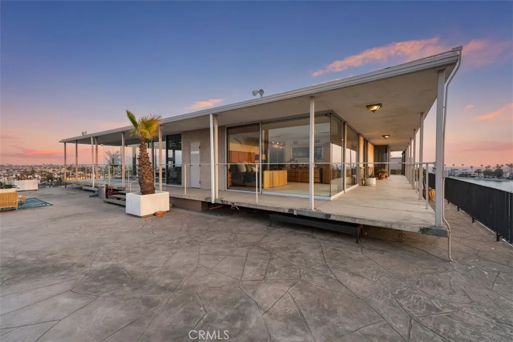 5400 E The Toledo 701, Long Beach, California 90803 home-pic-1