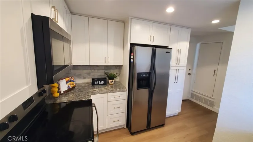 21114 #82 Rose 82, Mission Viejo, California 92691