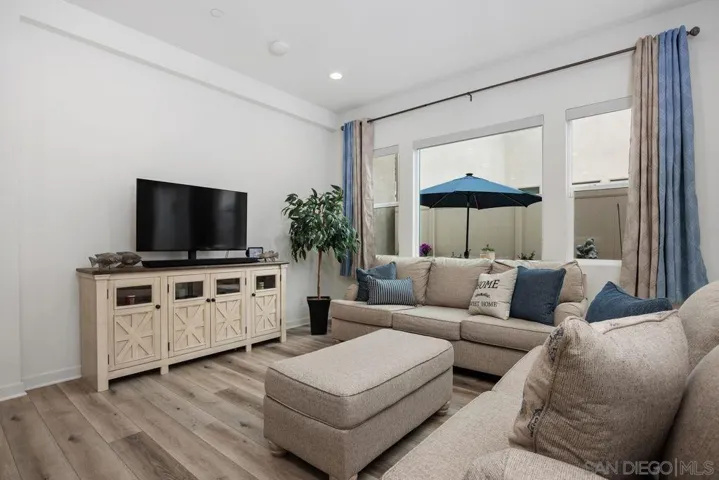 565 Townsend Way, San Marcos, California 92078