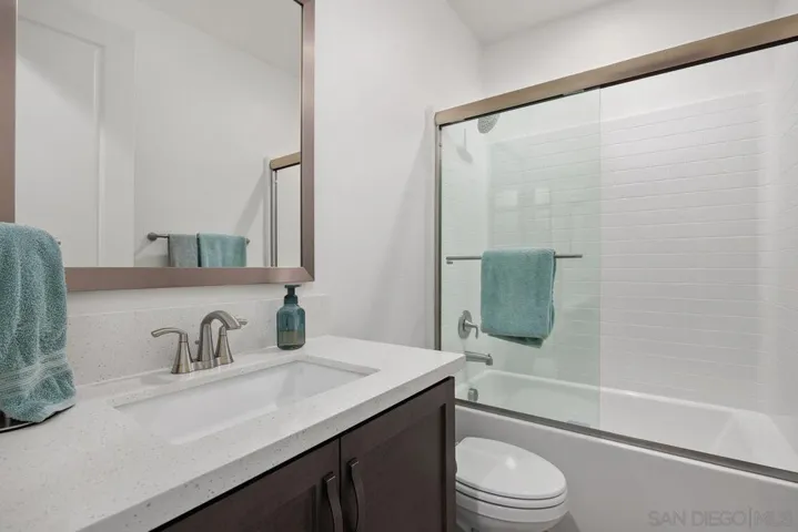 565 Townsend Way, San Marcos, California 92078
