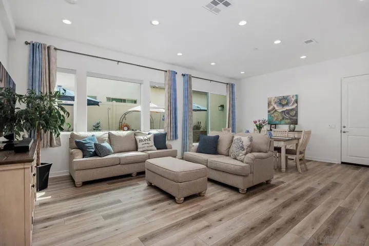 565 Townsend Way, San Marcos, California 92078