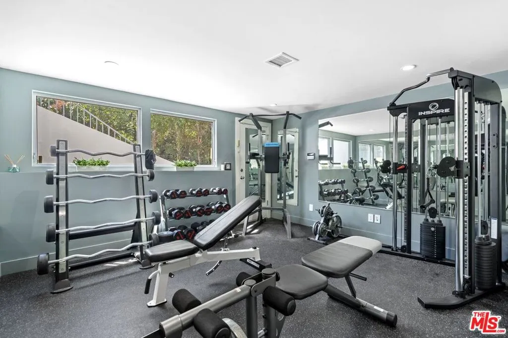 9626 Highridge Drive, Beverly Hills, California 90210 home-pic-26