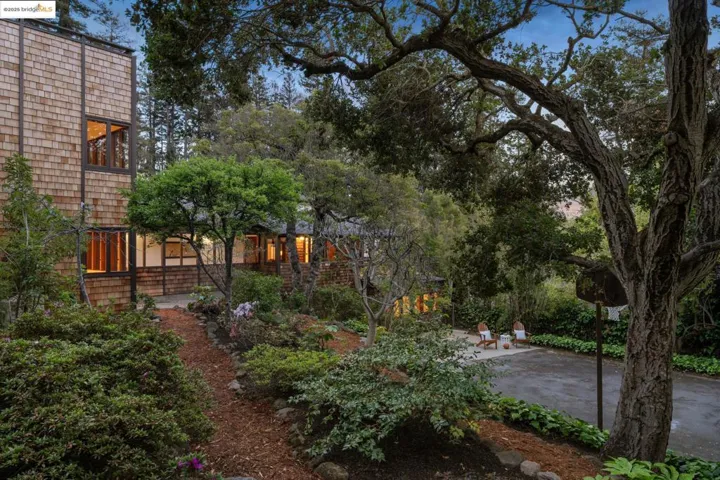 336 Mountain Avenue, Piedmont, California 94611