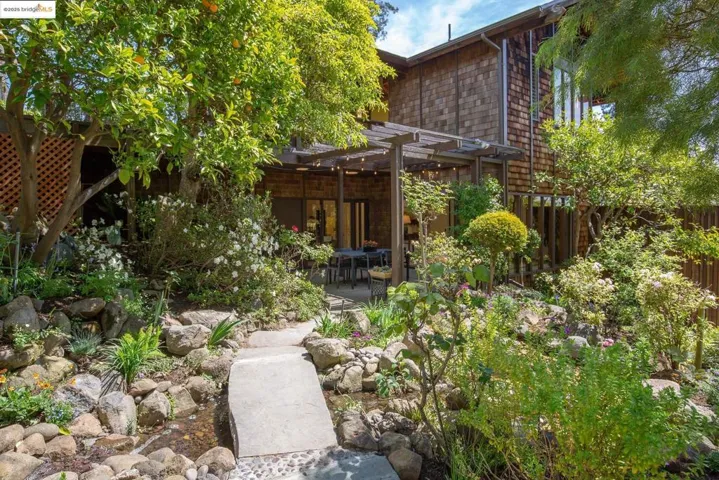 336 Mountain Avenue, Piedmont, California 94611