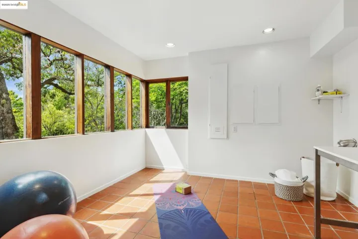 336 Mountain Avenue, Piedmont, California 94611