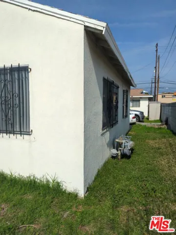 Unit 11102.5 Sideyard
