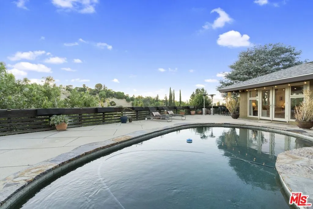 4736 Corbin Avenue, Tarzana, California 91356 home-pic-53