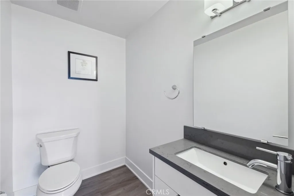 518 E Windsor Road 304, Glendale, California 91205 home-pic-17