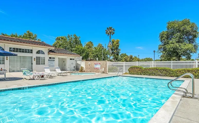 2713 Antonio Drive 301, Camarillo, California 93010