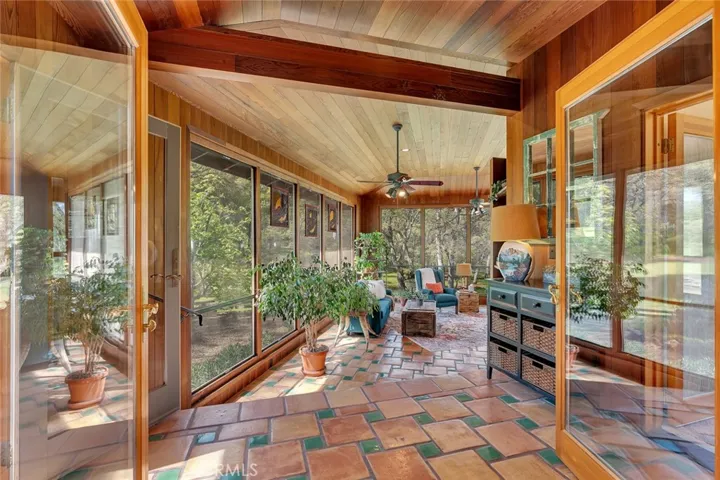entrance to atrium from the kitchen