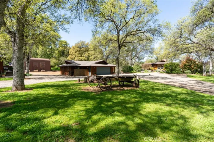 driveway view of property layout