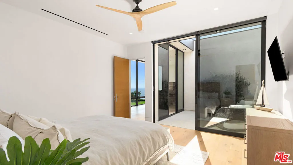 3881 Puerco Canyon Road, Malibu, California 90265 home-pic-33