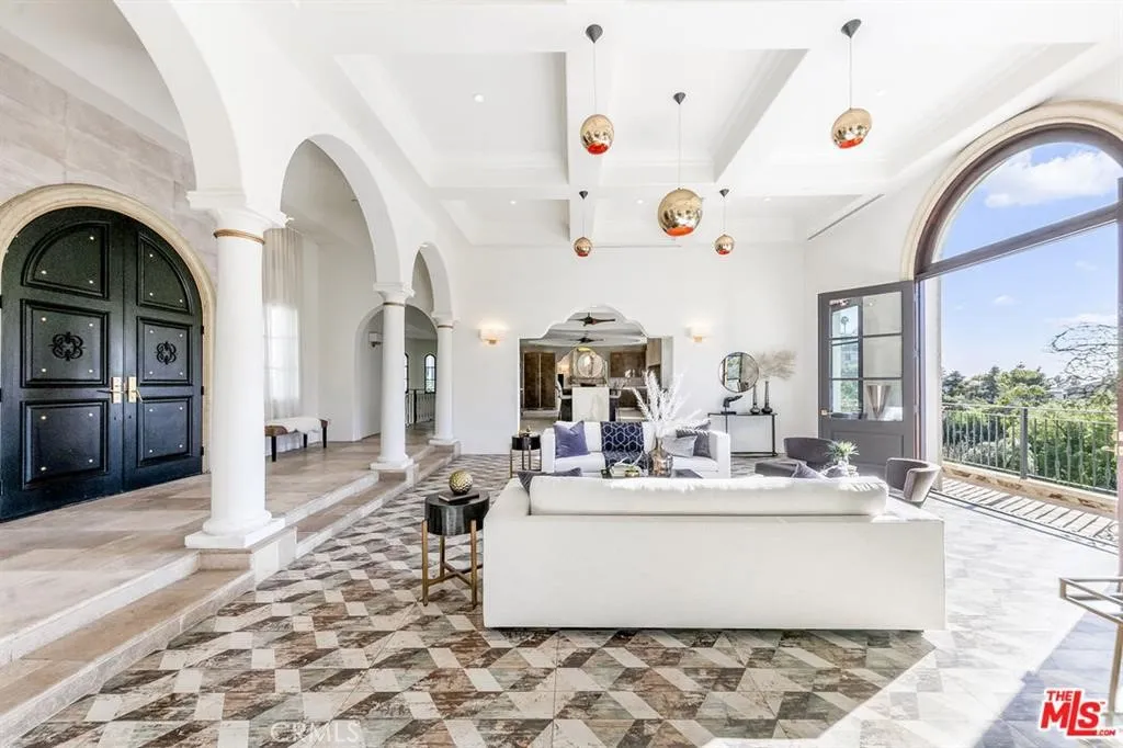 2321 Castillian Drive, Los Angeles, California 90068 home-pic-7