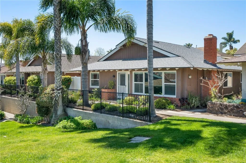 16912 Canyon Lane, Huntington Beach, California 92649 home-pic-0