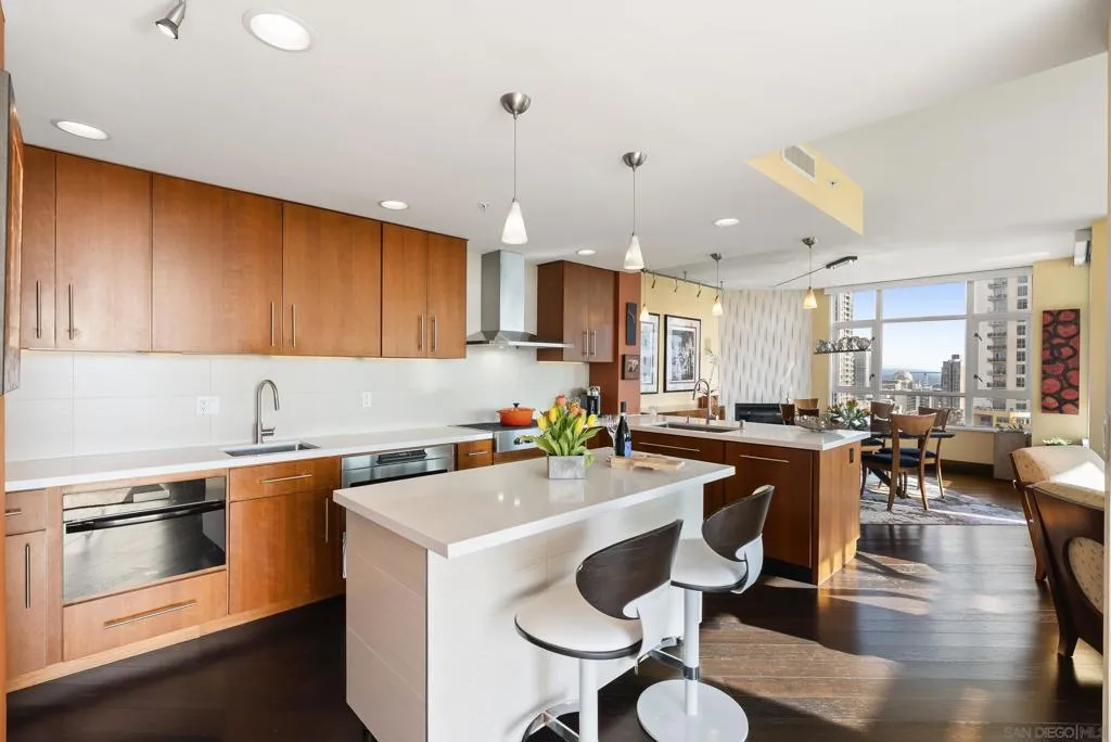 850 Beech St 1205, San Diego, California 92101 home-pic-25