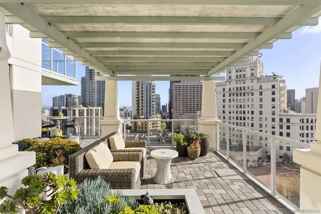 850 Beech St 1205, San Diego, California 92101 home-pic-8