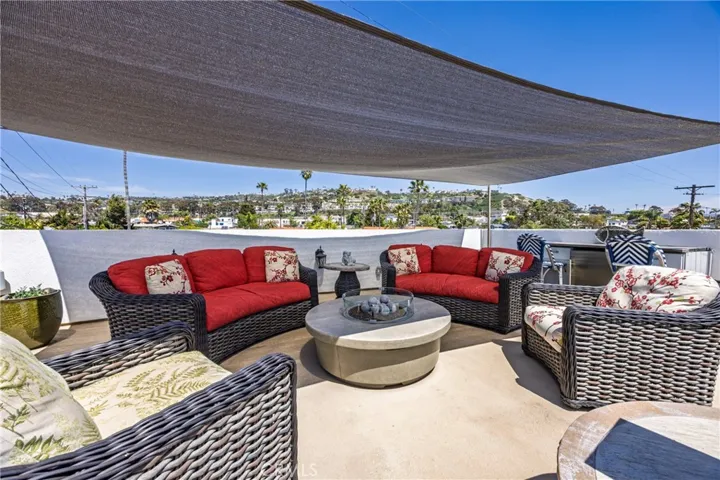 Spacious Seating Area With Hill View.