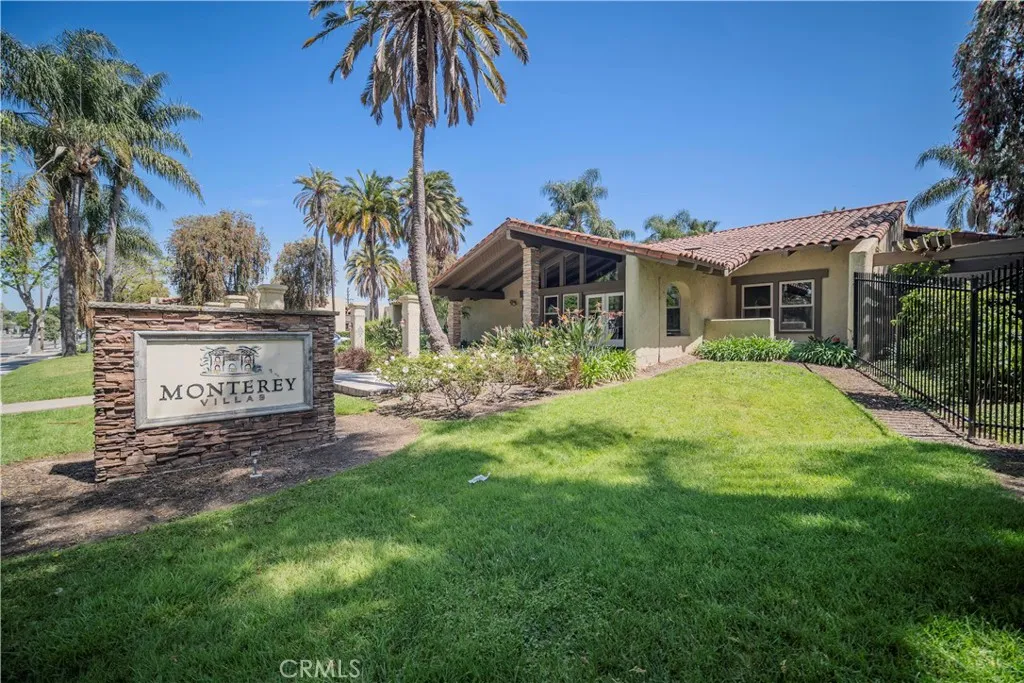 1345 Cabrillo Park Drive J02, Santa Ana, California 92701 home-pic-22