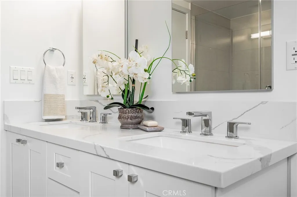 137 S Wilson Avenue 403, Pasadena, California 91106 home-pic-13