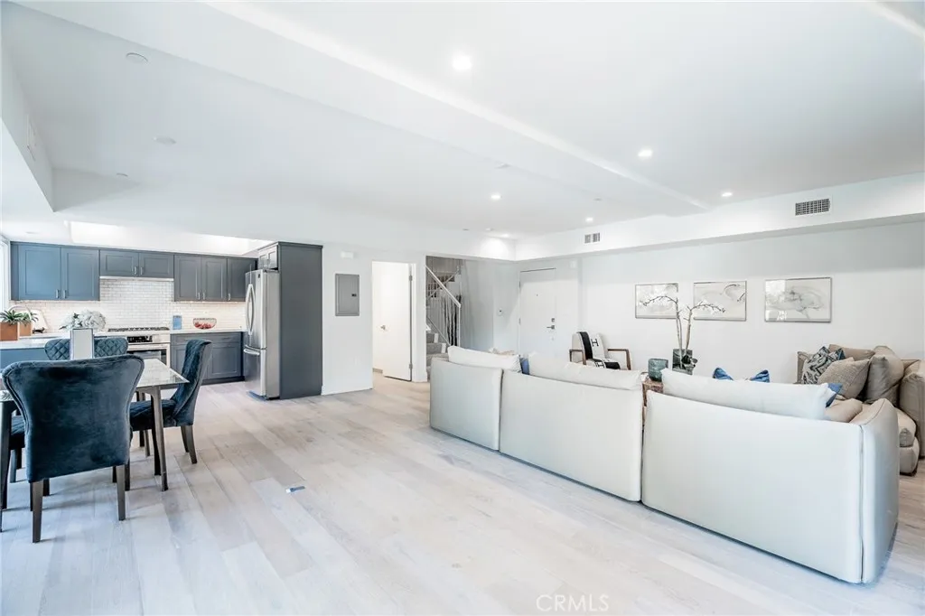 137 S Wilson Avenue 403, Pasadena, California 91106 home-pic-19