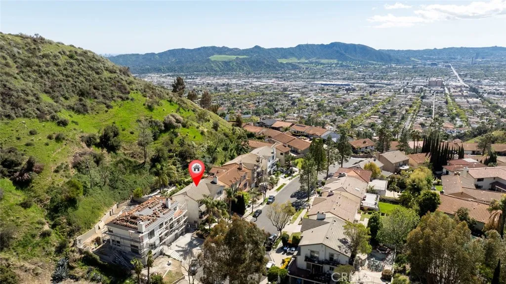 521 S Via Montana, Burbank, California 91501 home-pic-64